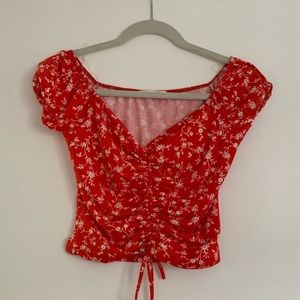 Ooh La Luxe - Red and white floral Sadie scrunch crop top - Size Medium